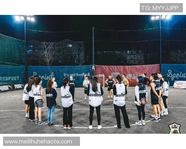 飞盘竞技的魅力:深入武汉飞盘队的团队协作与精神探讨